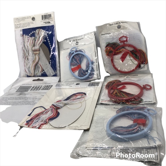 Bundle of 7 CHRISTMAS Cross-Stitch Holiday Poinsettia Dolphin & Santa Kits - Picture 7 of 17